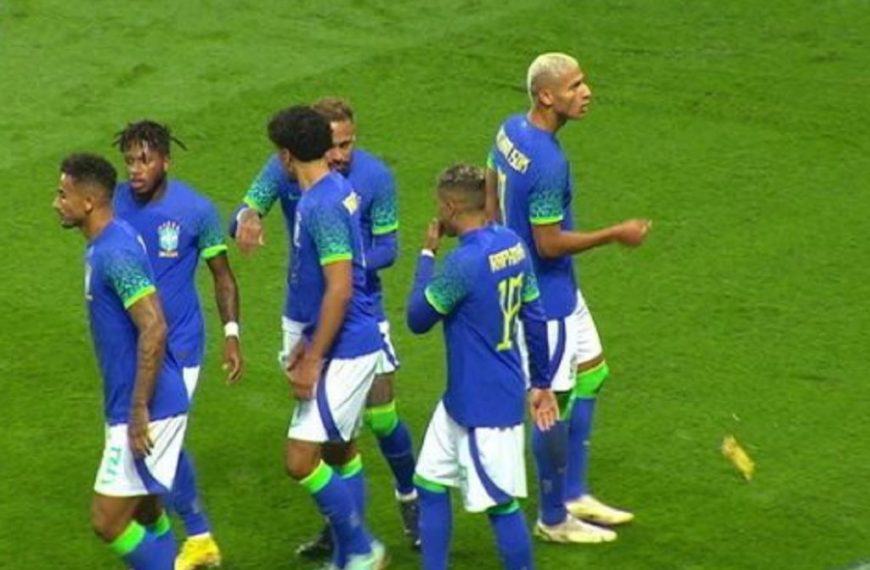 Racismo empaña goleada de Brasil a Túnez en París